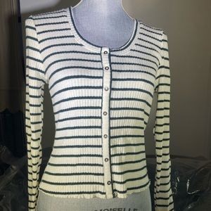 Wild Fable stretchy long sleeve shirt